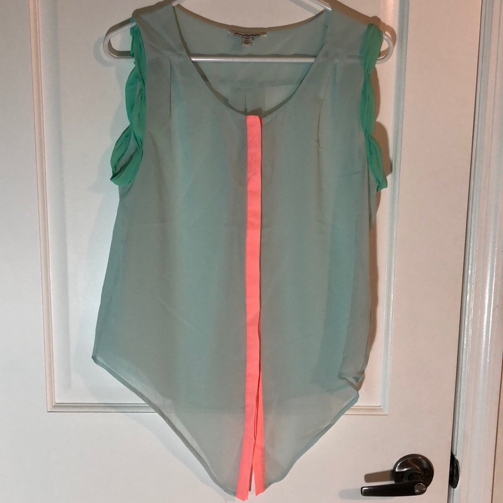 Women American eagle blouse